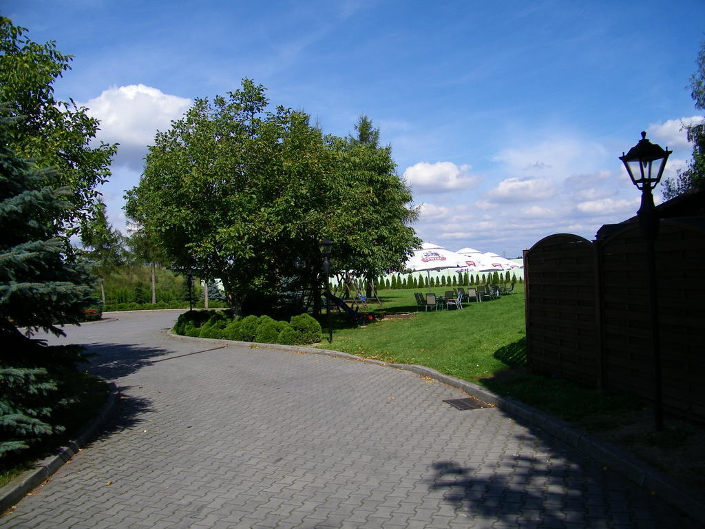 Hotel Restauracja Tawerna Gliwice Exteriör bild