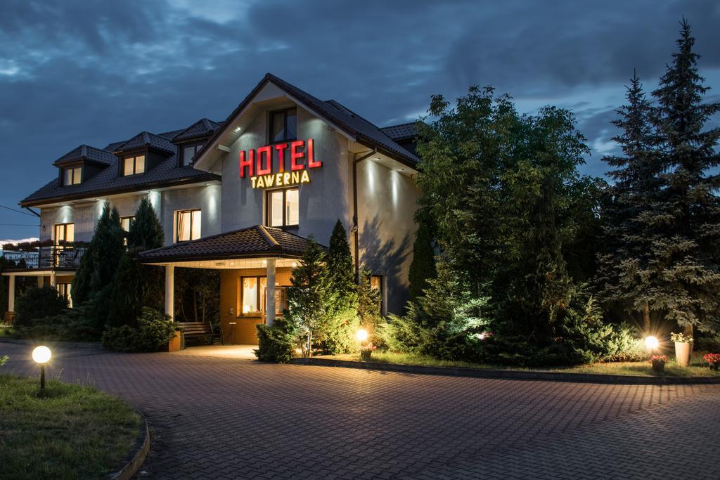 Hotel Restauracja Tawerna Gliwice Exteriör bild