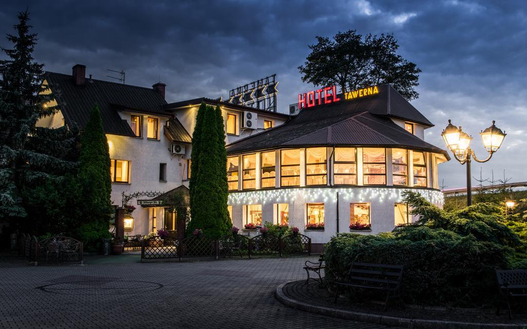 Hotel Restauracja Tawerna Gliwice Exteriör bild